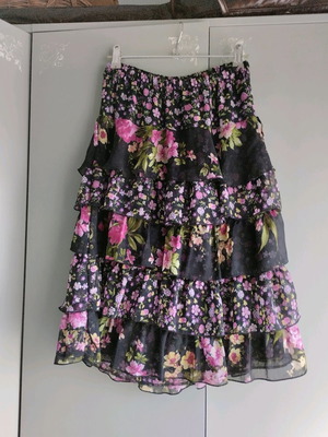 Skirt with ruffles used, size S