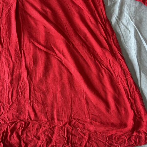 Caramella red tunic with V-neck and buttons, long sleeves