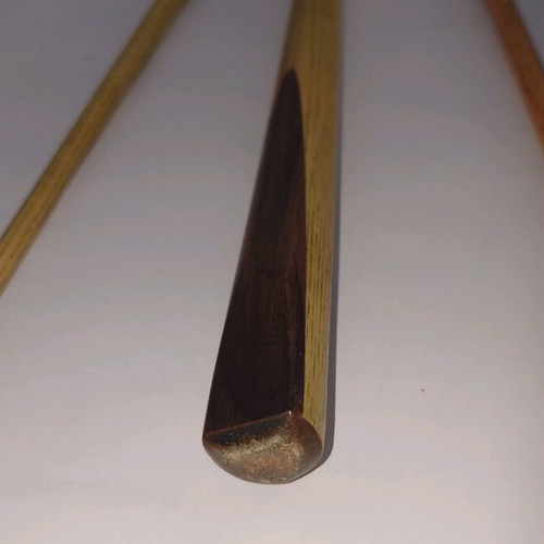 Snooker cue and American billiard cue used