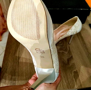 Πωλούνται δερμάτινες νυφικές γόβες peep toe