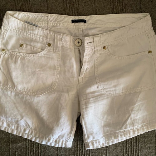 Sisley white shorts and Bershka beige crop top set like new