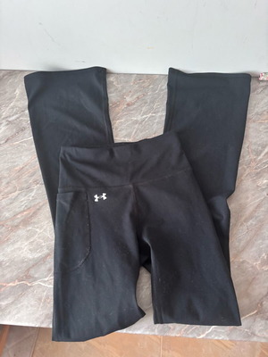 Under Armour leggings like new, black, size XS