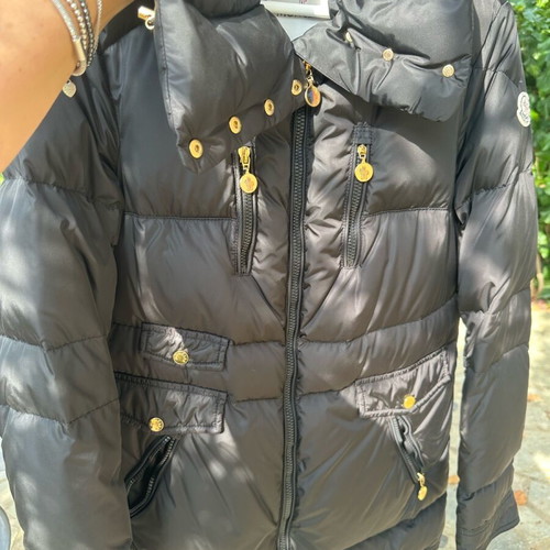Moncler jacket like new with gold details, black size M