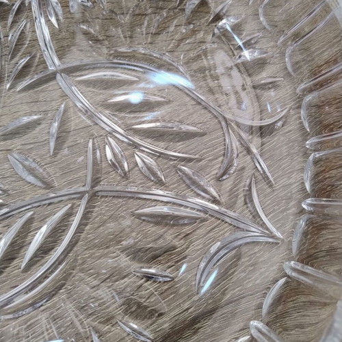 Serving platter used, diameter 29 cm, height 3 cm