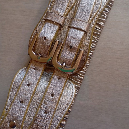 Fullah Sugah adjustable belt with elastic like new