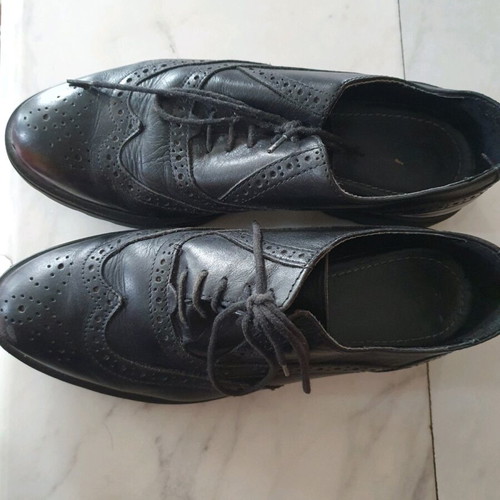 Oxford leather shoes black like new, size 38