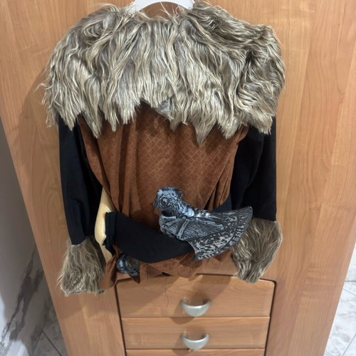 Viking carnival costume like new, size 9-11 with axe