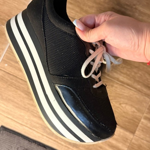 Bershka platform shoes athletic size 38 like new black white
