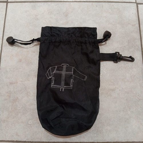 Black pouch with hook, 24x14 cm