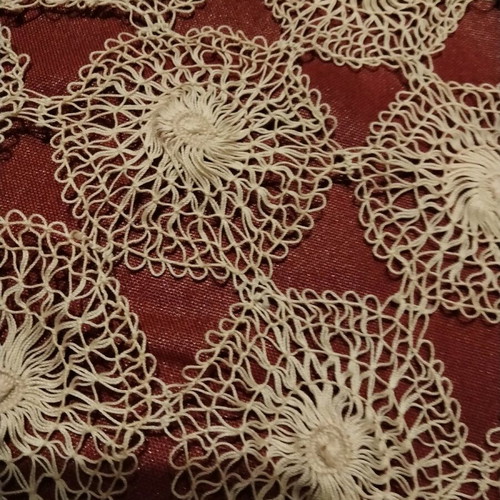 Handmade rhombus-shaped doily set like new