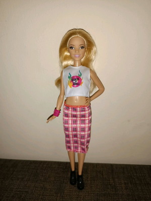 Barbie Fashionistas #31 used collectible doll