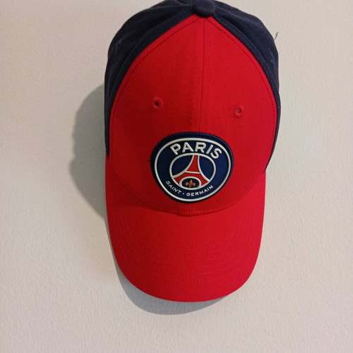 Paris Saint-Germain hat new