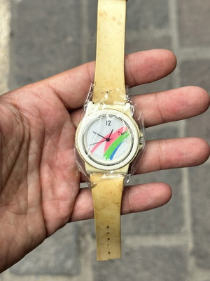 Fortis Logo Swiss Quartz vintage ρολόι χειρός, πολύχρωμο καντράν, κίτρινο λουράκι
