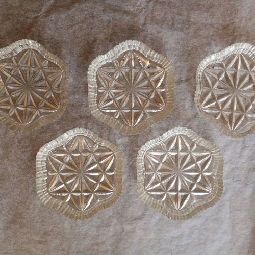 Dessert plates 1960 like new with pressed glass and sunburst pattern