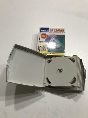 Aidata CD Carrier: Σκληρή θήκη της Aidata για μεταφορά 10 CD ή DVD