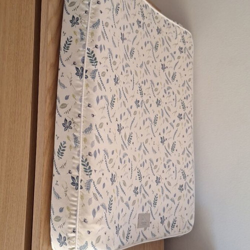 Cam cam changing pad like new with comfortable cushion