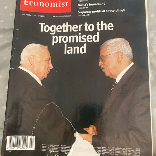 The Economist magazine collection 2004–2005 like new, 28 issues