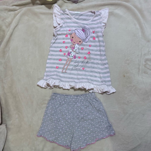 Girls pajamas used, size 6 years, gray and pink