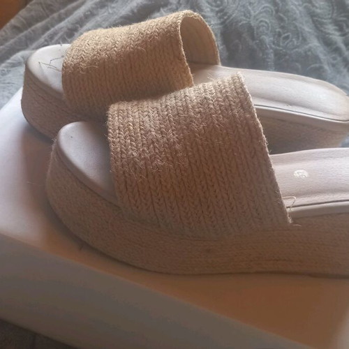 Women's platform sandals like new, size 37, beige