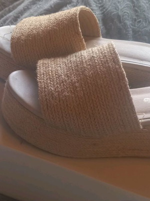 Women's platform sandals like new, size 37, beige
