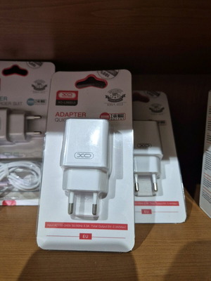 Φορτιστής Quick Charge καινούργιος στην αρχική του συσκευασία