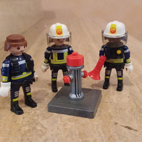 Playmobil firefighters set used, pack of 3