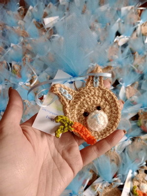 Crochet Bunny Favor New With Tulle And Almond Confetti