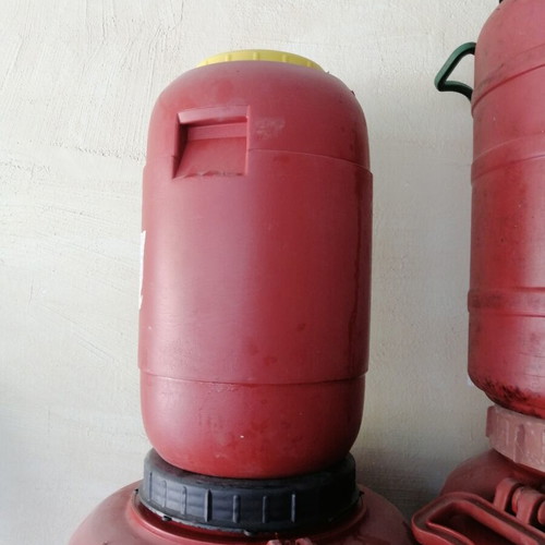 Plastic containers various sizes barrels, pack of 13