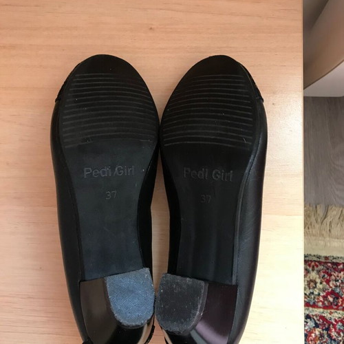 Salamander low heels black like new, size 37