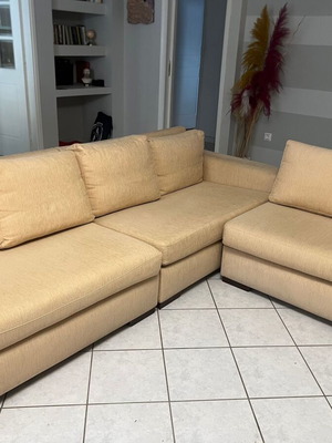 Corner sofa like new ochre with sugar-colored covers