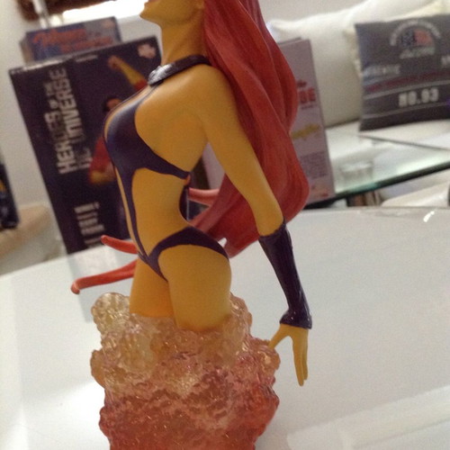 Starfire Teen Titans Women of DC Universe bust new