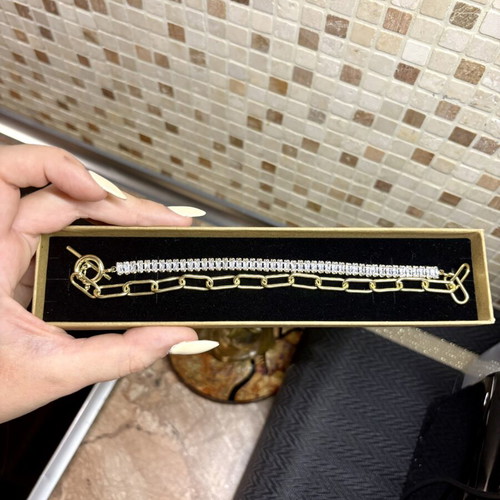 Gold necklace with zircon