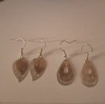 Set of two pairs of two-tone earrings