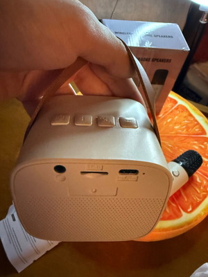 Σετ karaoke με ασύρματο ηχείο και 2 μικρόφωνα σαν καινούργιο
