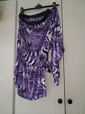 Blouse one size with elastic at waist and shoulder, like new, colorful