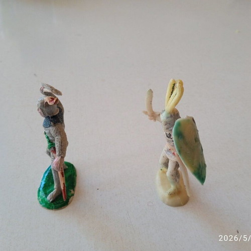 Miniature soldier figures used, 1960s foreign, set of two