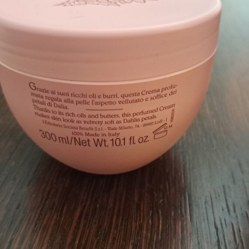 Κρέμα σώματος Dahlia Shades of Dahlia της L'Erbolario καινούργιο 300ml