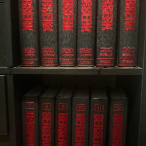 Berserk Deluxe Manga 1-12 like new