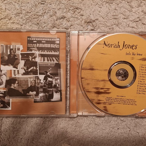 Norah Jones Feels Like Home CD like new, jazz