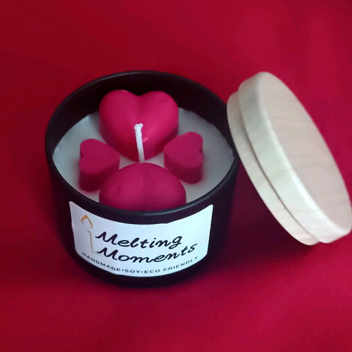 Soy scented candle "Red Hearts" new, 90ml with vanilla scent
