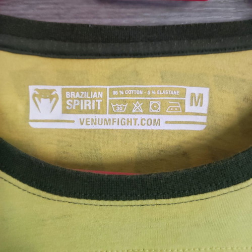 Venum T-shirt medium, like new, 100% cotton, athletic fit