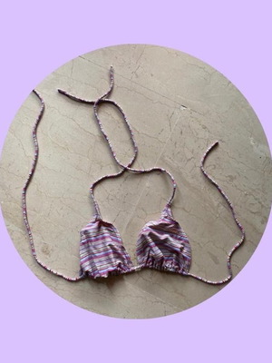 Striped triangle bikini top in good condition, Medium