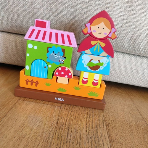 VIGA Magnetic Standing Puzzle Like New, Red Riding Hood Theme