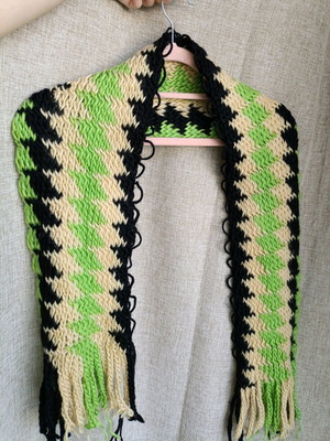 Handmade knitted houndstooth scarf like new, beige and green