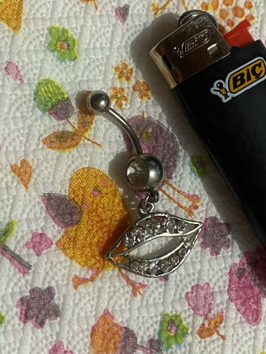 Navel piercing like new