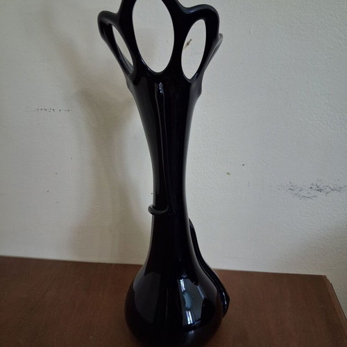 Black art glass vase set like new with gift vase