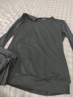 Black sports set with mesh detail on leggings, Small-medium