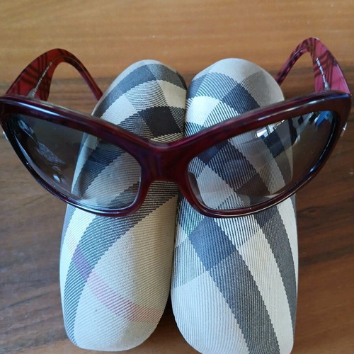 Burberry sunglasses used, acetate, burgundy color