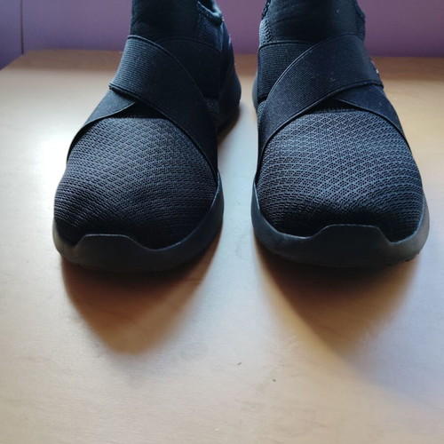 Skechers sneakers size 41 like new, black sports