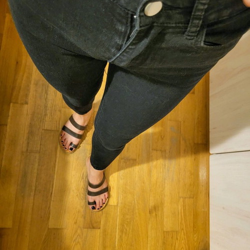 Black Shein jeans like new, elastic crop, size XS